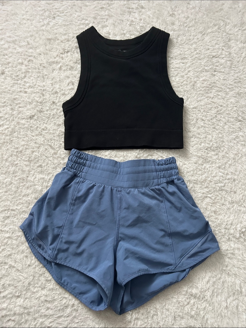 Lululemon Hotty Hot 2.5” Shorts French Blue Size 2 Aerie Cropped Tank Bra